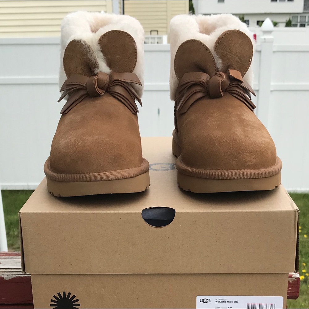 UGG Classic Mini II CNY - Picture 4 of 10